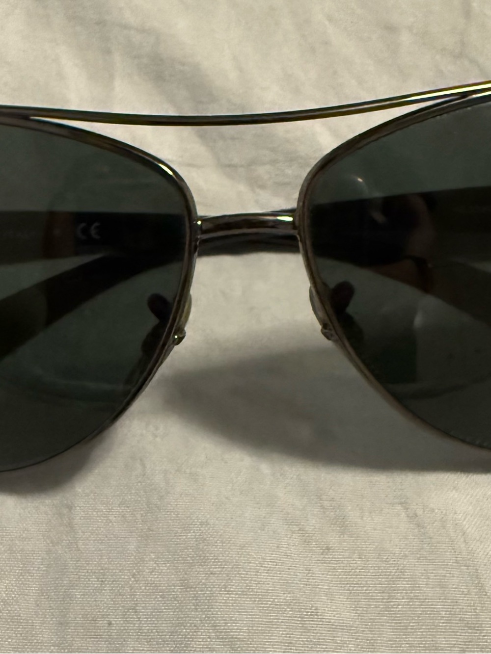 Ray-Ban Black Metal Aviator Sunglasses with Dark Lenses and Case - Picture 6 of 9
